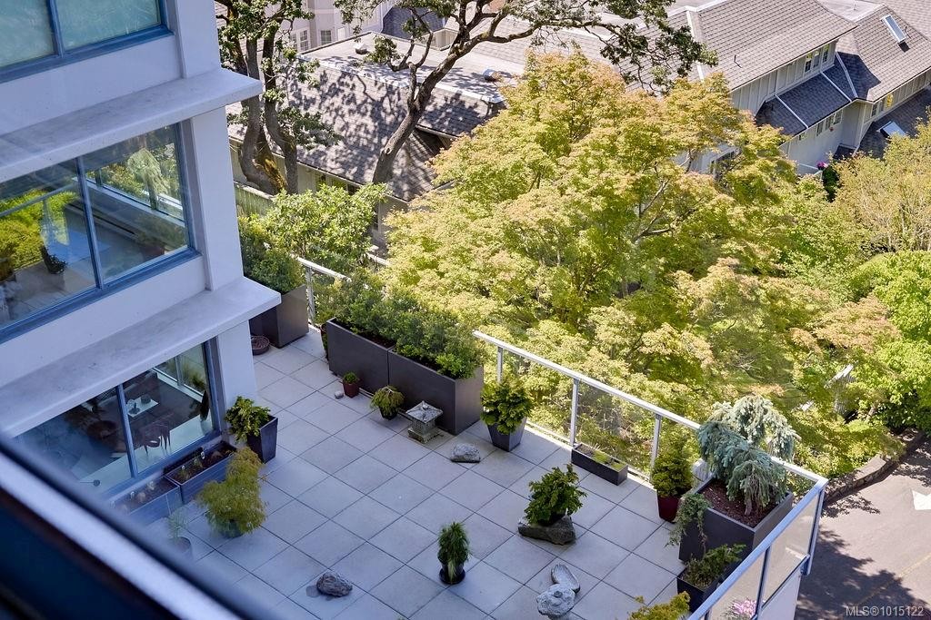 405-1033 Belmont Ave, Victoria, BC - Outdoor
