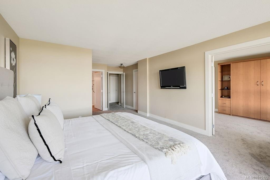 405-1033 Belmont Ave, Victoria, BC - Indoor Photo Showing Bedroom