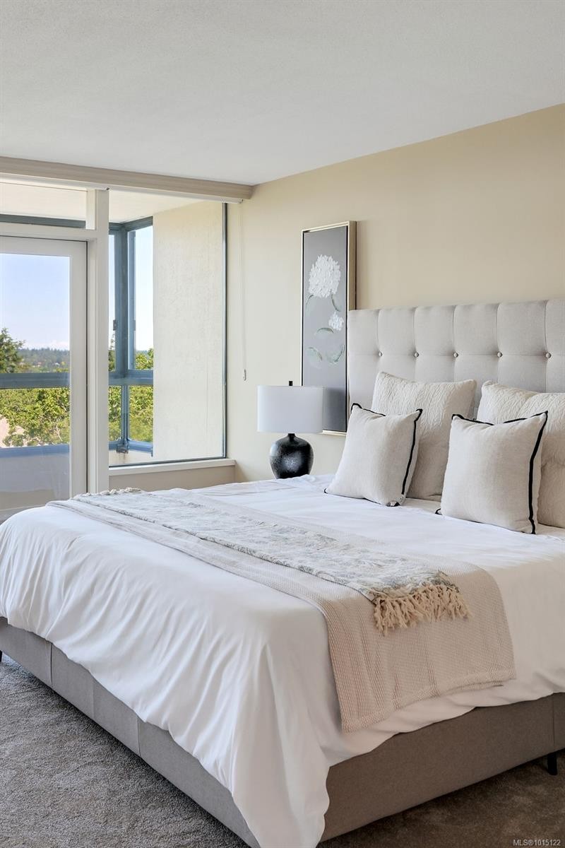 405-1033 Belmont Ave, Victoria, BC - Indoor Photo Showing Bedroom