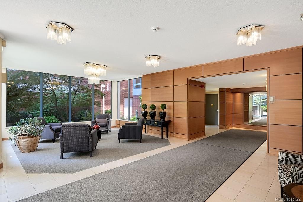 405-1033 Belmont Ave, Victoria, BC - Indoor Photo Showing Other Room