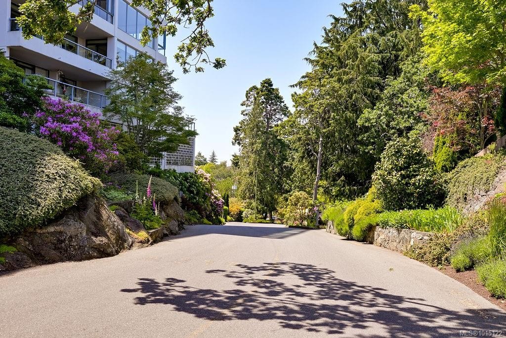 405-1033 Belmont Ave, Victoria, BC - Outdoor