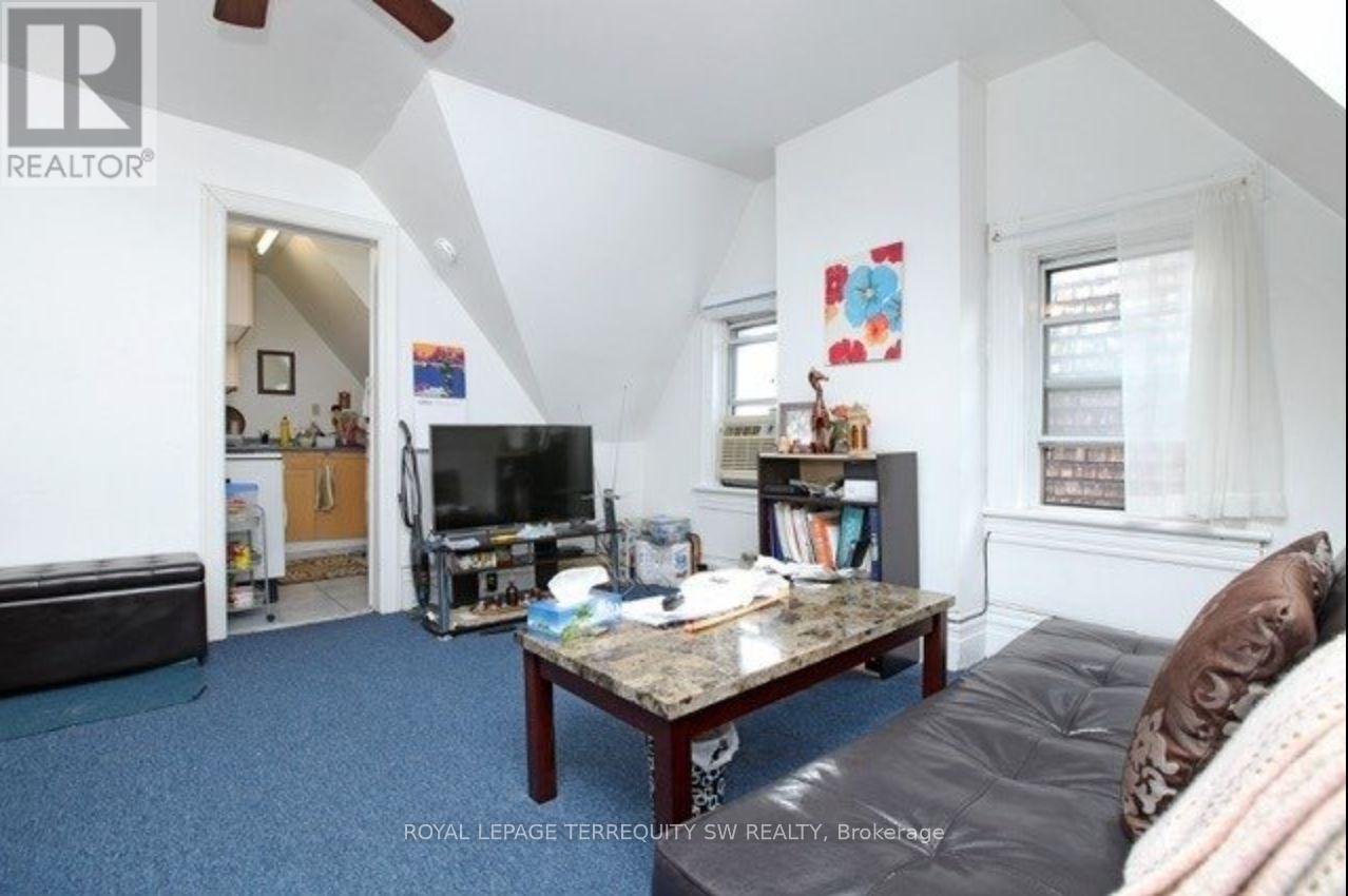 N - 536 Huron Street, Toronto, ON - Indoor Photo Showing Living Room