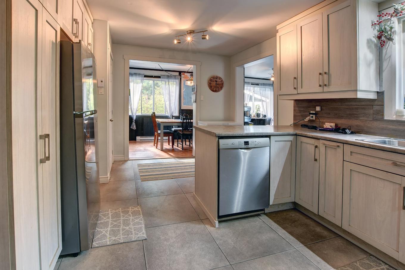 Vue d'ensemble - 4455 Rue Leclerc, Sainte-Julienne, QC - Indoor Photo Showing Kitchen