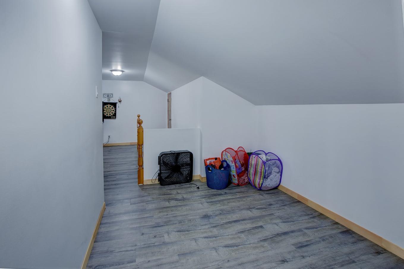 Boudoir - 4455 Rue Leclerc, Sainte-Julienne, QC - Indoor Photo Showing Other Room