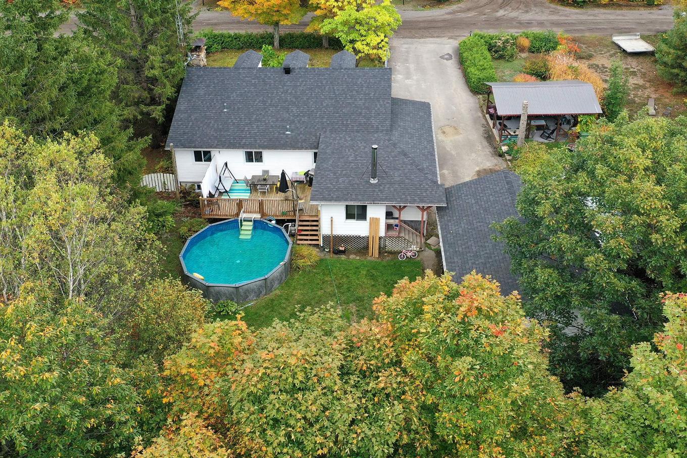 Vue d'ensemble - 4455 Rue Leclerc, Sainte-Julienne, QC - Outdoor With Above Ground Pool