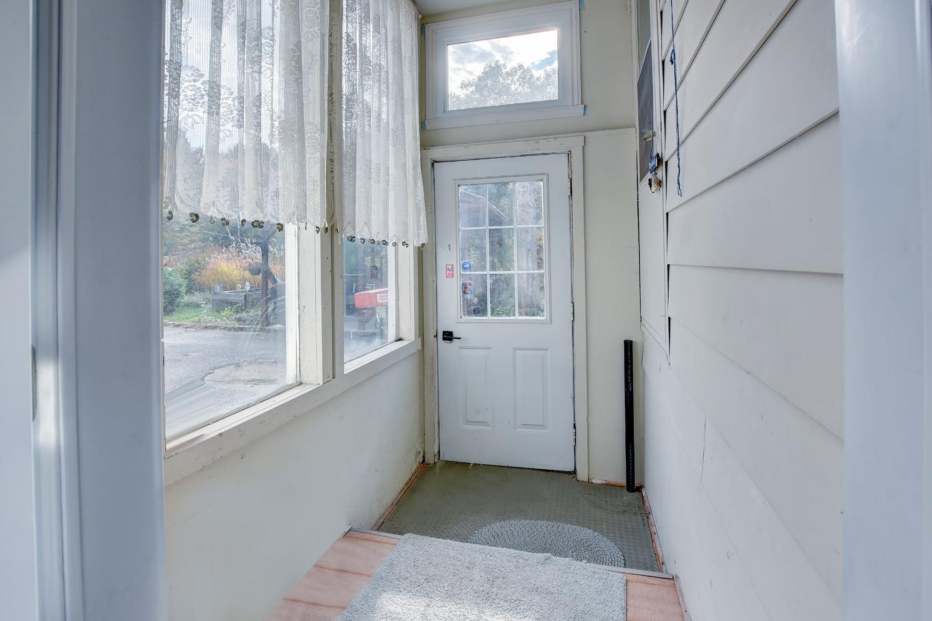 Hall d'entrée/Vestibule - 4455 Rue Leclerc, Sainte-Julienne, QC - Indoor Photo Showing Other Room