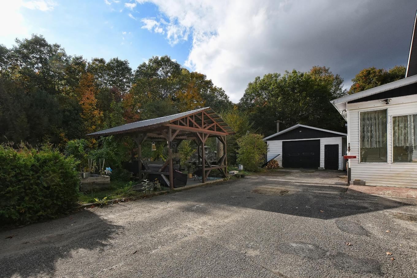 Garage - 4455 Rue Leclerc, Sainte-Julienne, QC - Outdoor