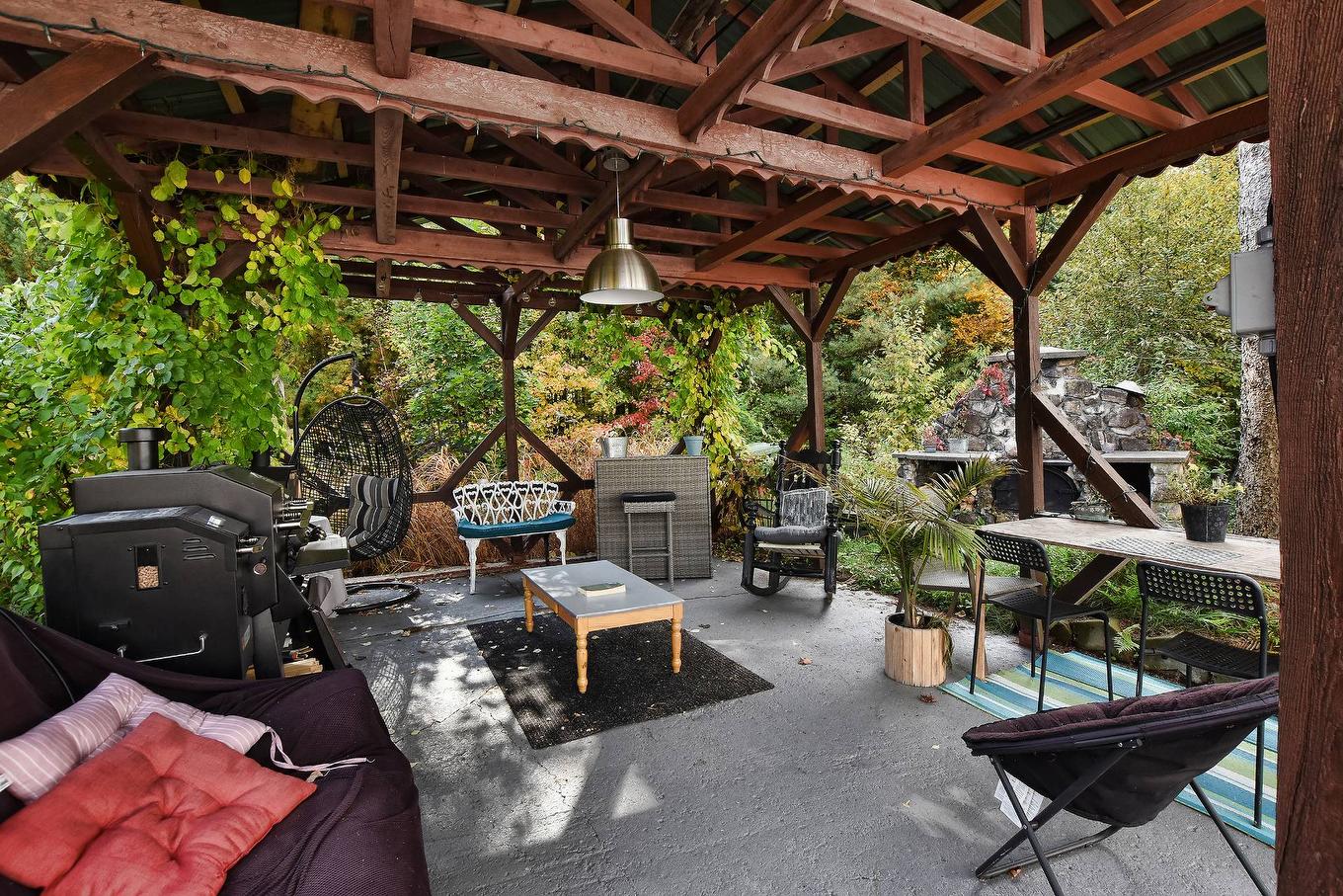 Terrasse - 4455 Rue Leclerc, Sainte-Julienne, QC - Outdoor With Exterior