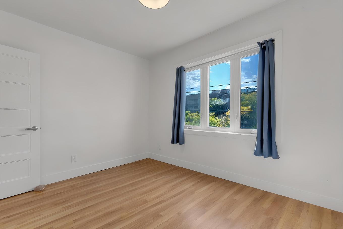 Primary bedroom - 5-680 13E Avenue, Montréal (Lachine), QC - Indoor Photo Showing Other Room