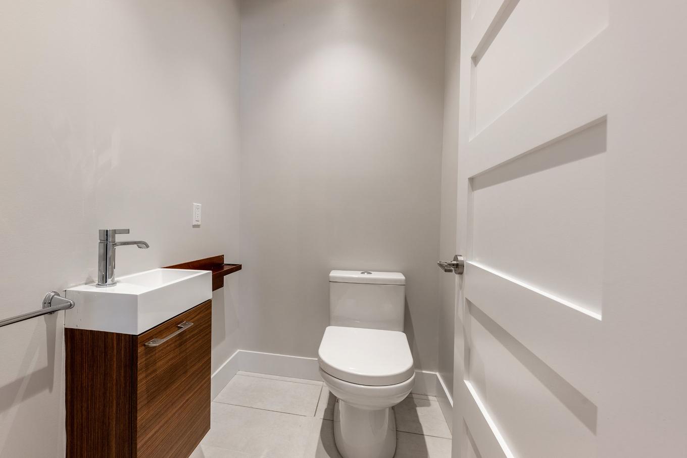 Powder room - 101-5030 Boul. Léger, Montréal (Montréal-Nord), QC - Indoor Photo Showing Bathroom