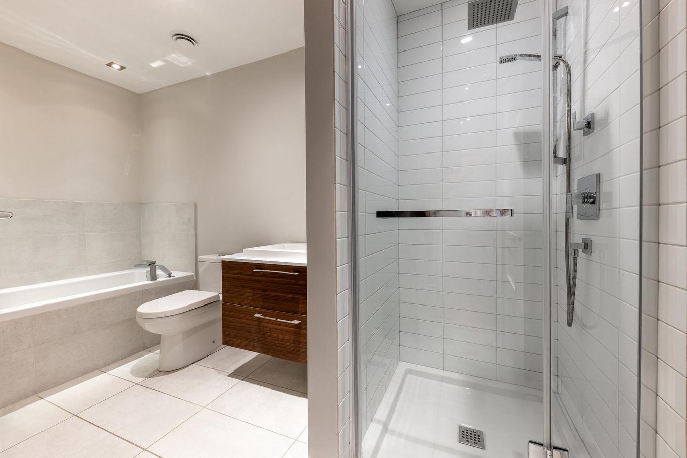 Bathroom - 101-5030 Boul. Léger, Montréal (Montréal-Nord), QC - Indoor Photo Showing Bathroom