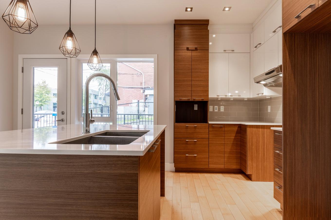 Kitchen - 101-5030 Boul. Léger, Montréal (Montréal-Nord), QC - Indoor Photo Showing Kitchen With Double Sink