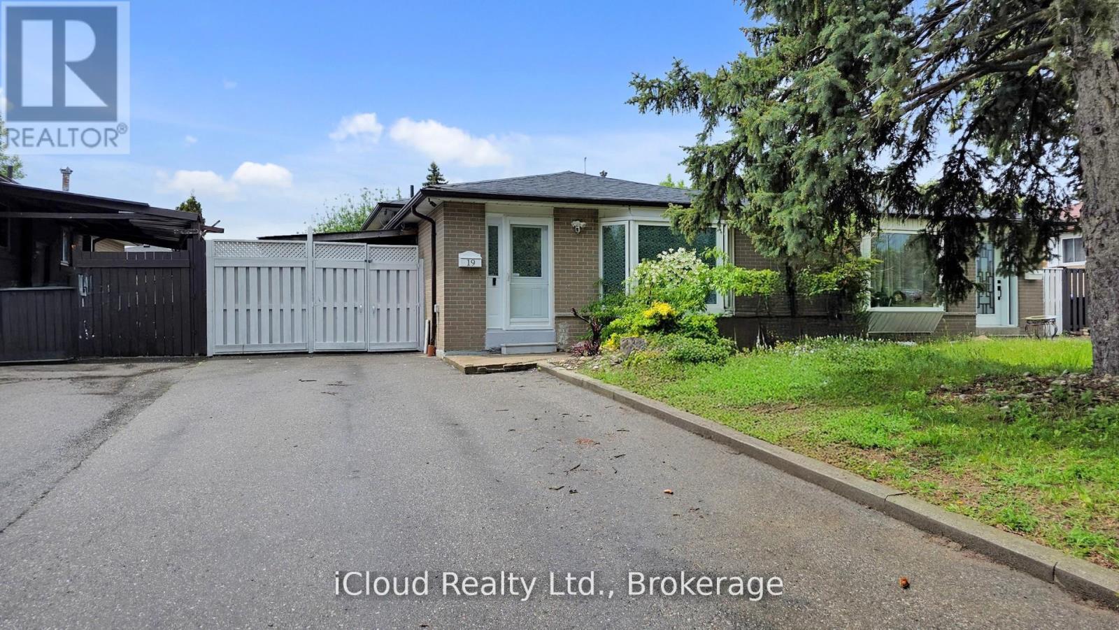 19 Flamingo Crescent, Brampton, ON - Outdoor