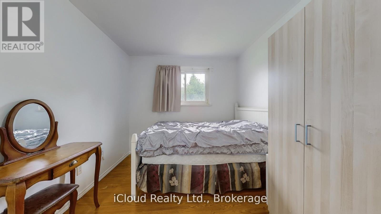 19 Flamingo Crescent, Brampton, ON - Indoor Photo Showing Bedroom