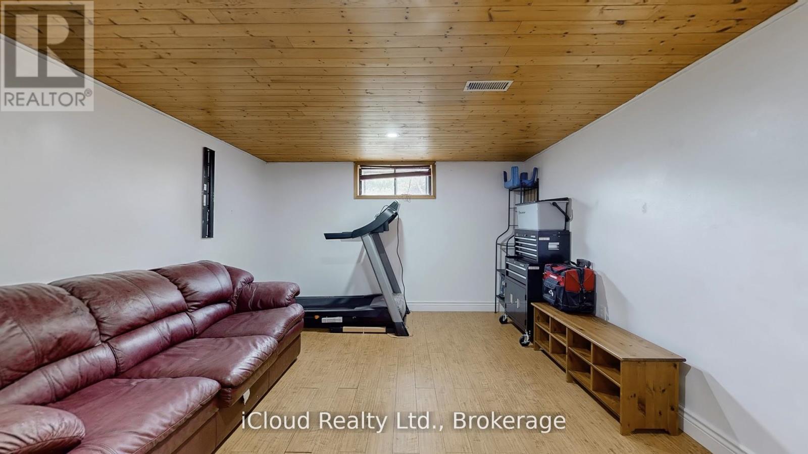 19 Flamingo Crescent, Brampton, ON - Indoor Photo Showing Other Room