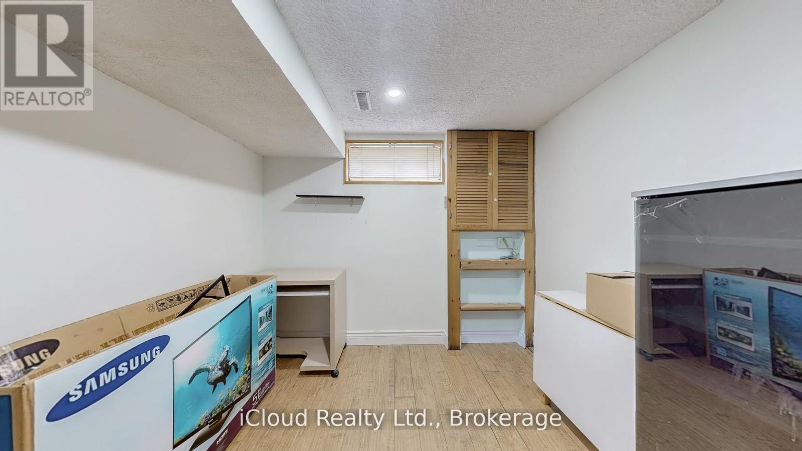 19 Flamingo Crescent, Brampton, ON - Indoor