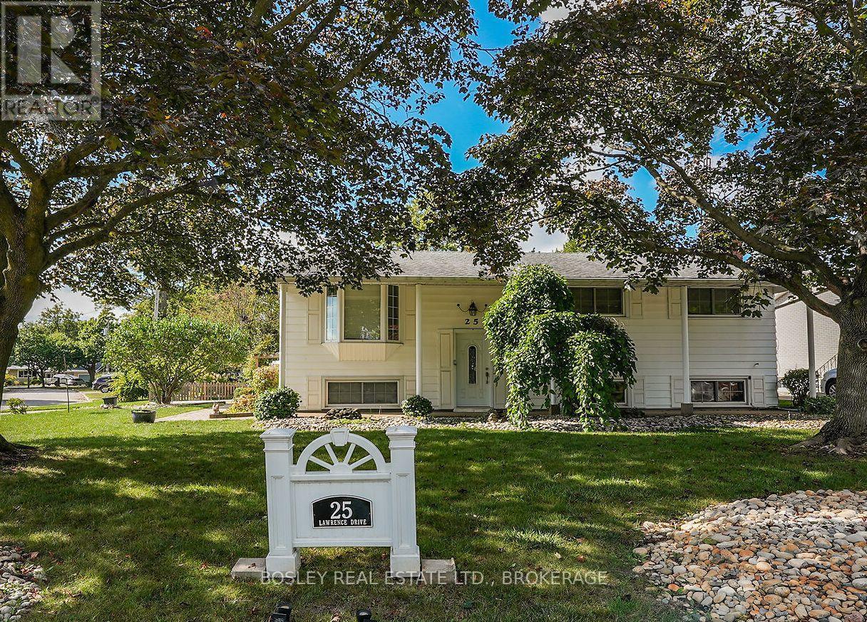 25 Lawrence Drive, Thorold (Confederation Heights), ON - Outdoor