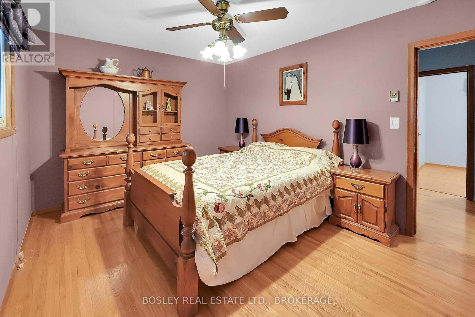 25 Lawrence Drive, Thorold (Confederation Heights), ON - Indoor Photo Showing Bedroom