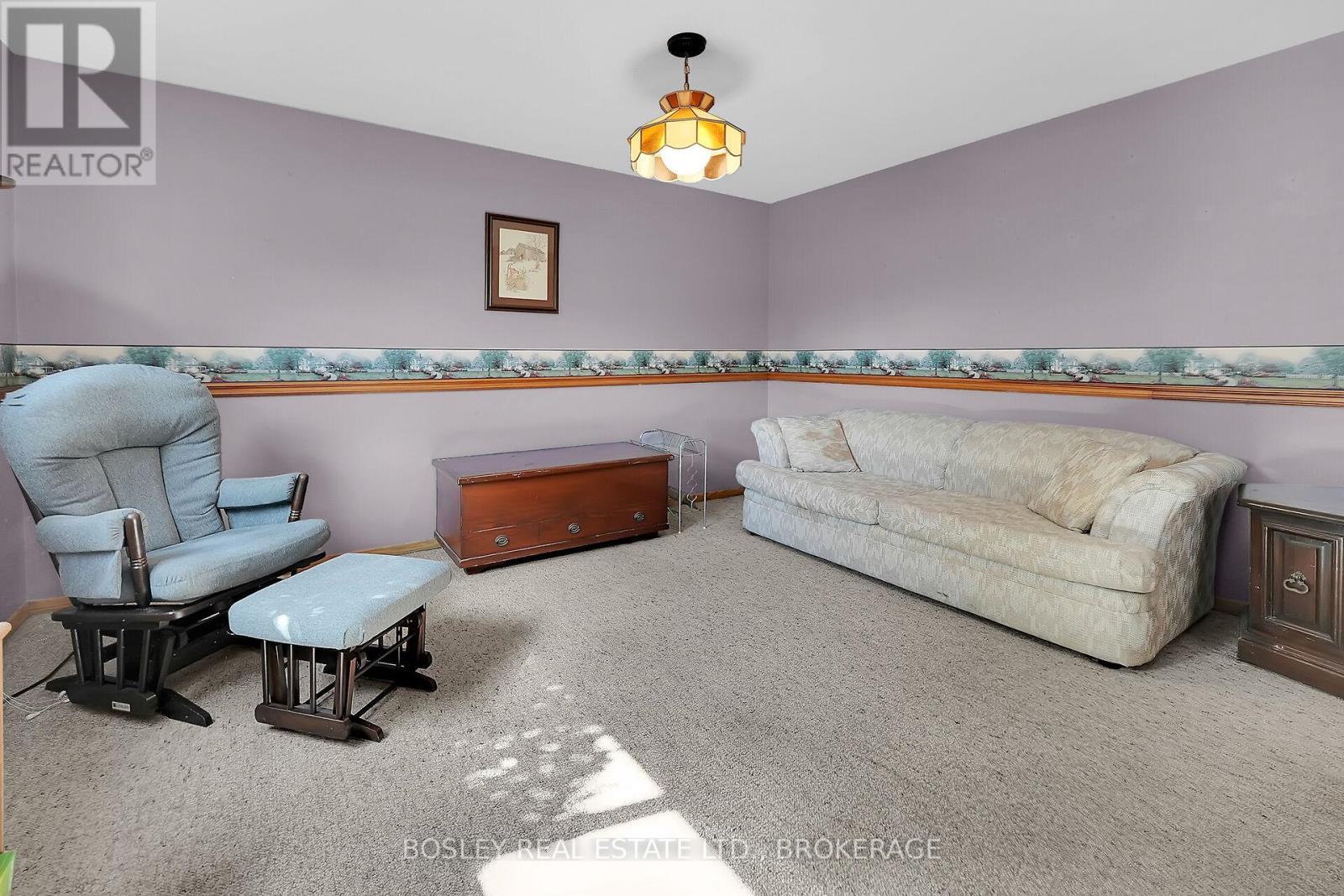 25 Lawrence Drive, Thorold (Confederation Heights), ON - Indoor