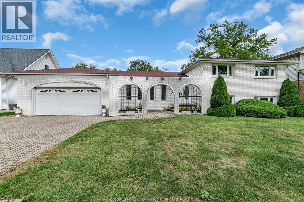 4080 Kennedy Drive East, Windsor, ON - Outdoor