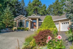 3720 Dolphin Dr Nanoose Bay, BC V9P 9H1