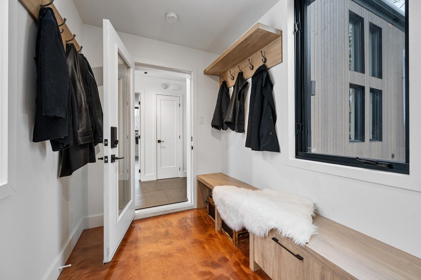 Hall - 1005 Ch. Du Mitik, Mont-Tremblant, QC - Indoor