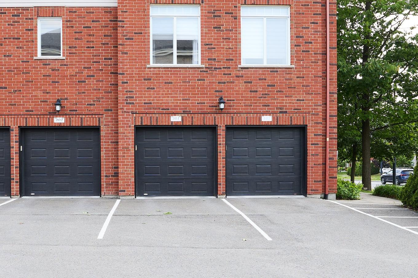 Garage - 201-617 Boul. De La Salette, Saint-Jérôme, QC - Outdoor With Exterior