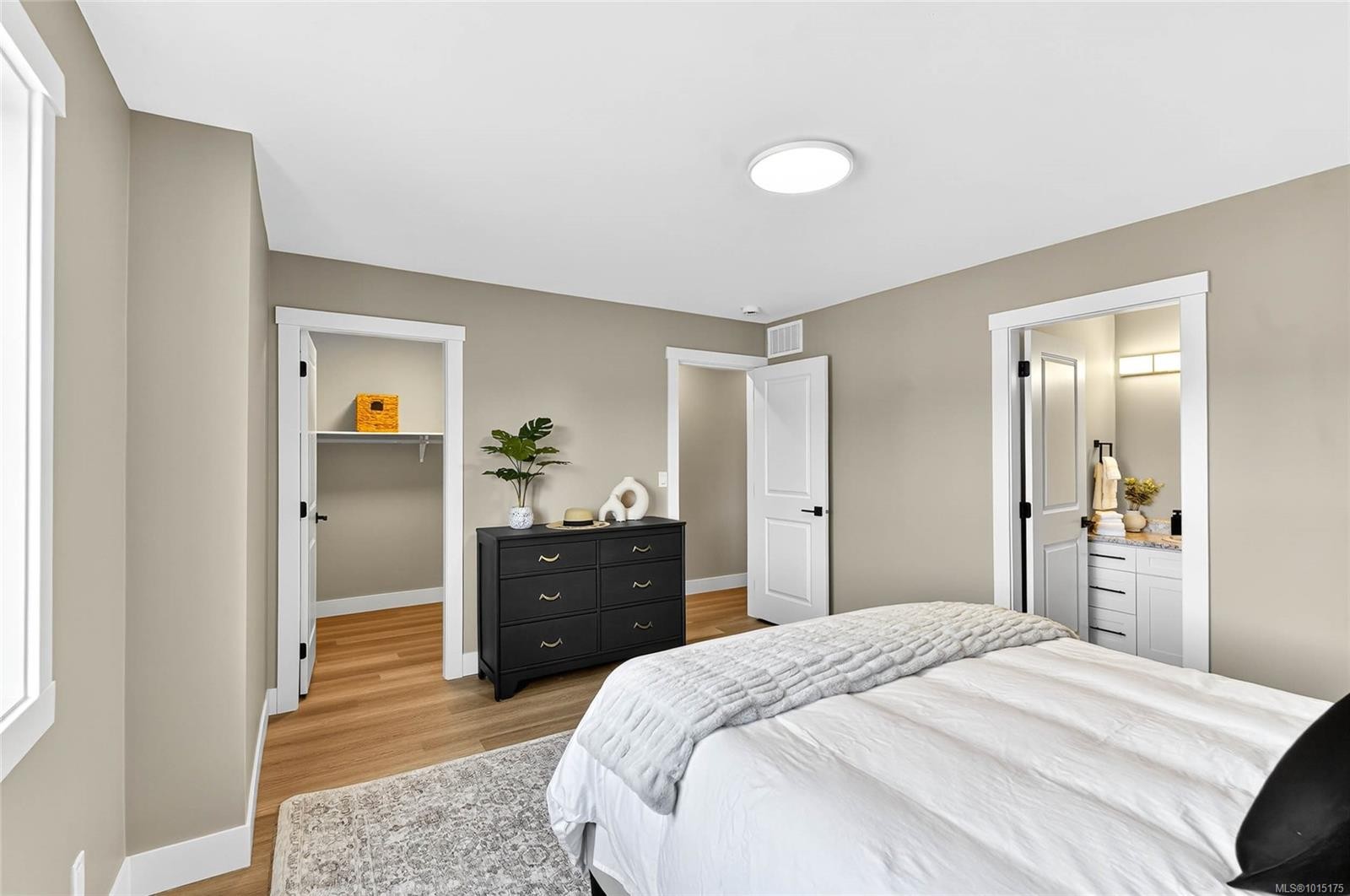 101-5535 Woodland Cres East, Port Alberni, BC - Indoor Photo Showing Bedroom