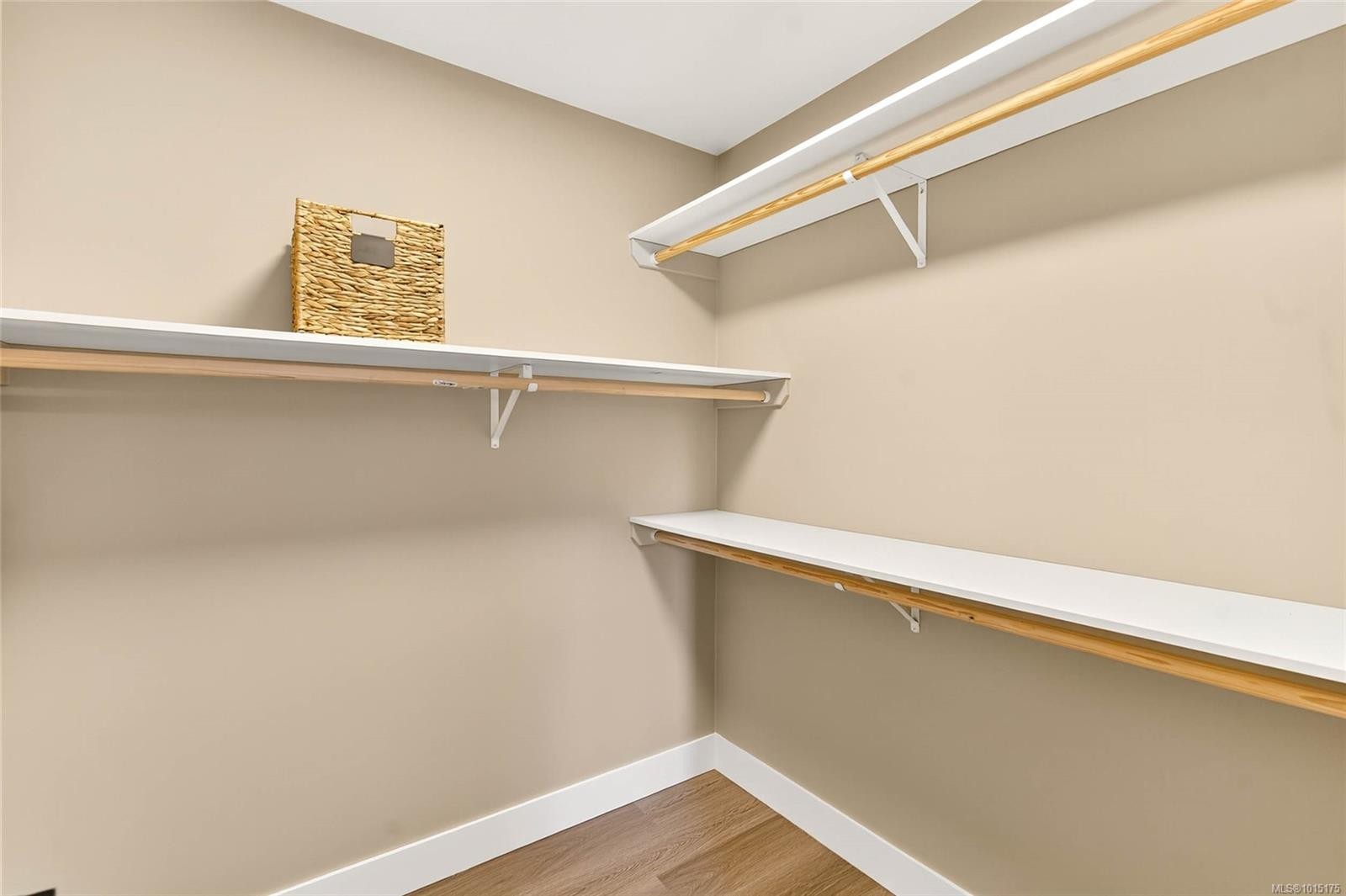 101-5535 Woodland Cres East, Port Alberni, BC - Indoor With Storage