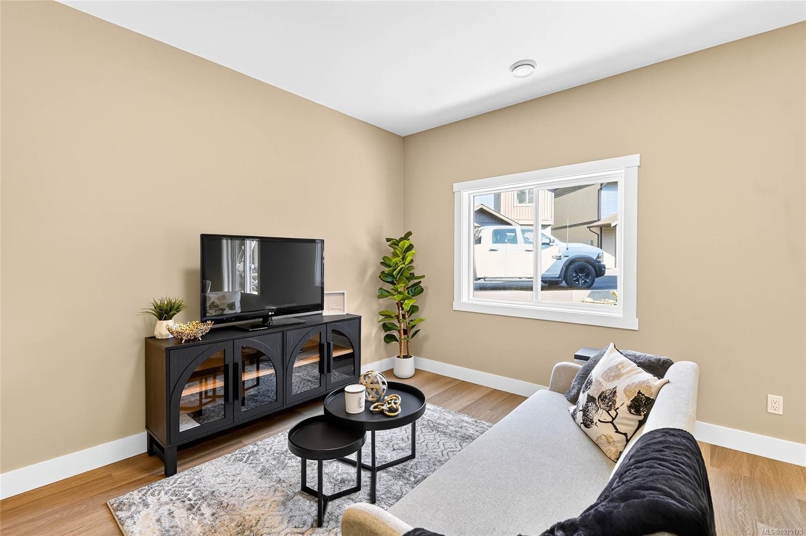 101-5535 Woodland Cres East, Port Alberni, BC - Indoor Photo Showing Living Room