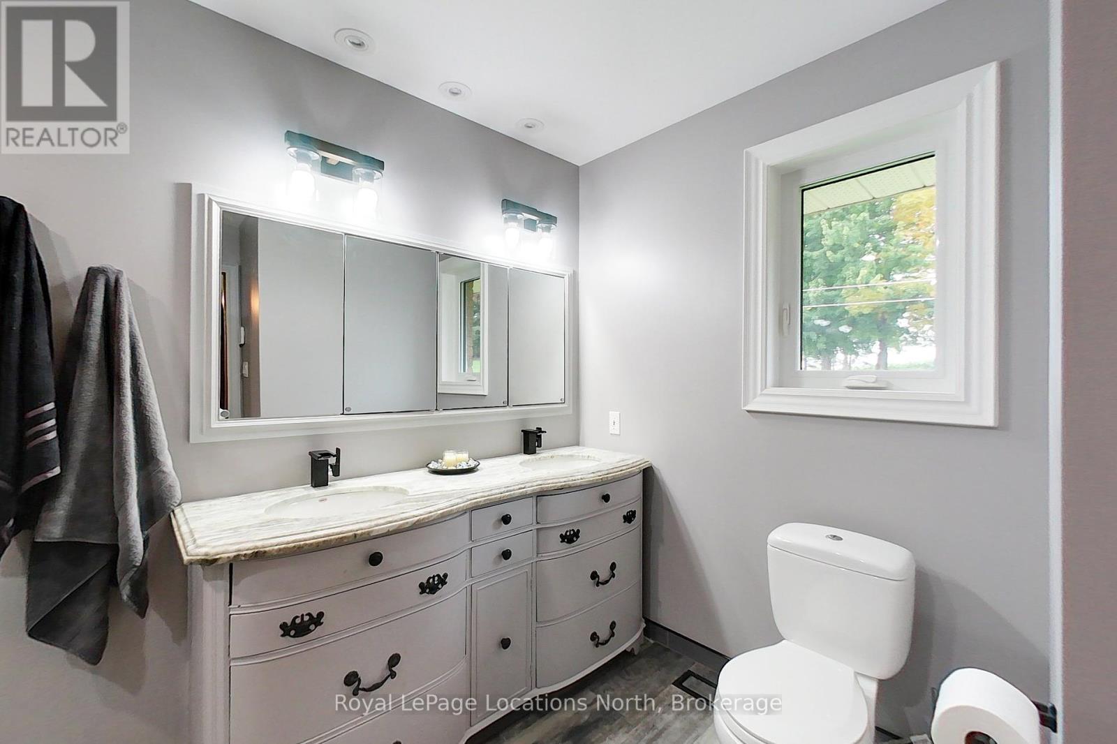 Renovated Primary Ensuite - 137794 Grey Rd 12 Road S, Meaford, ON - Indoor Photo Showing Bathroom