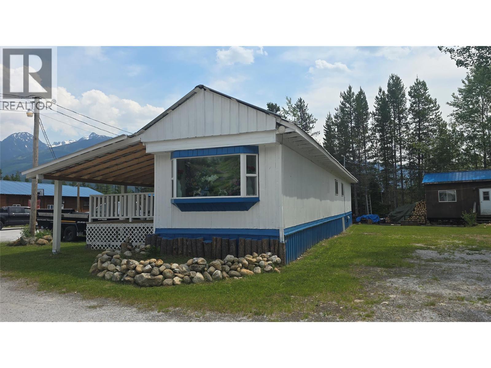 991 West Frontage Road, Blue River, BC