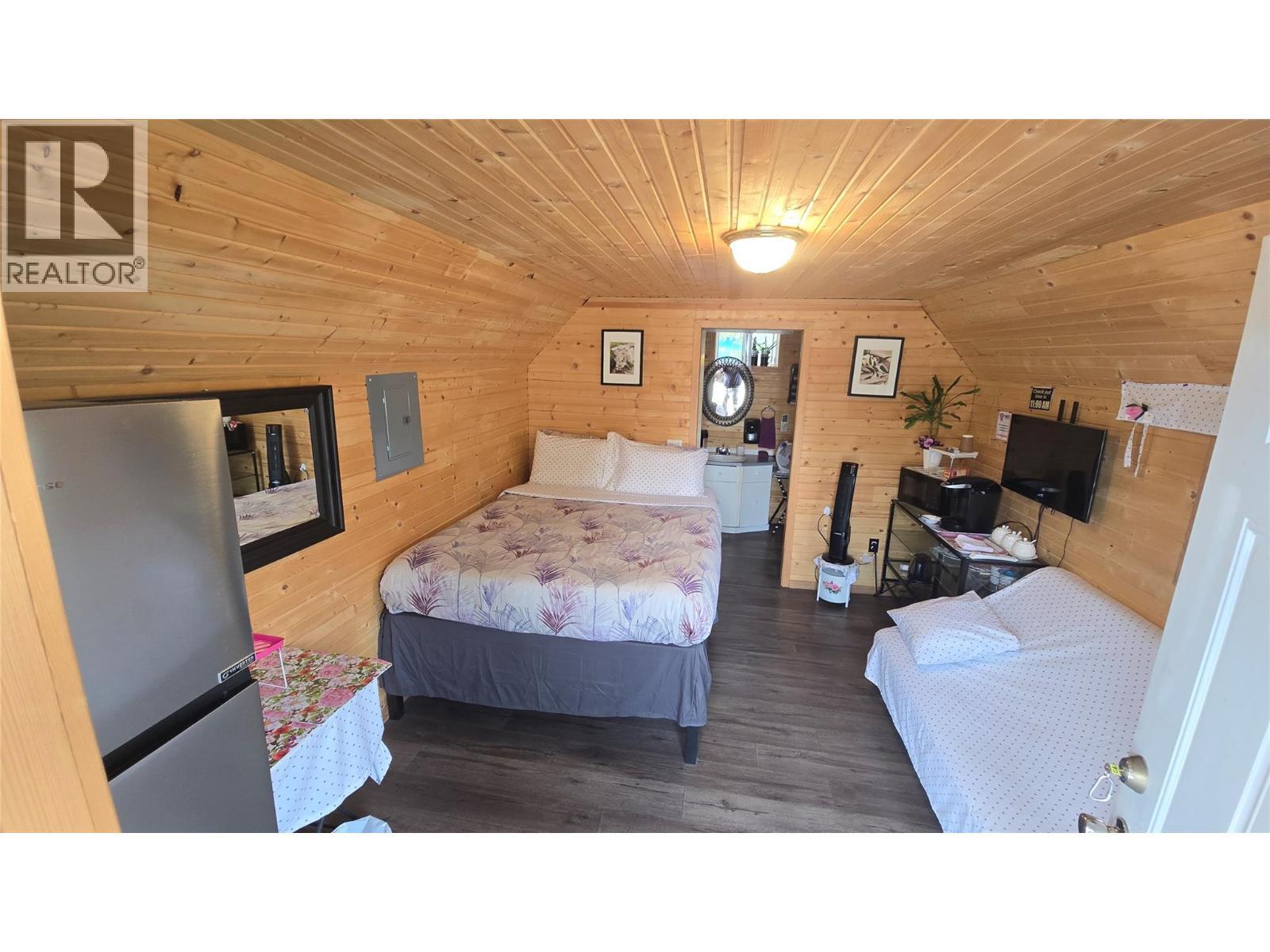 991 West Frontage Road, Blue River, BC