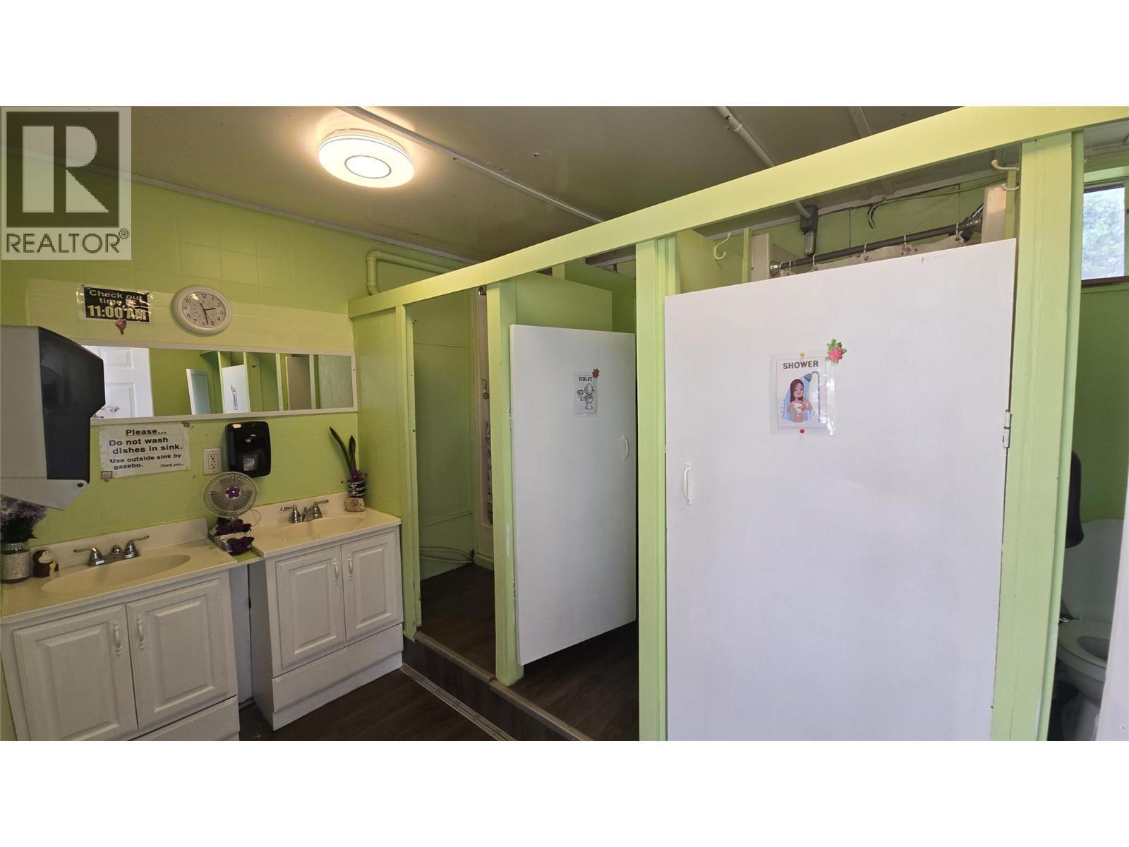 991 West Frontage Road, Blue River, BC