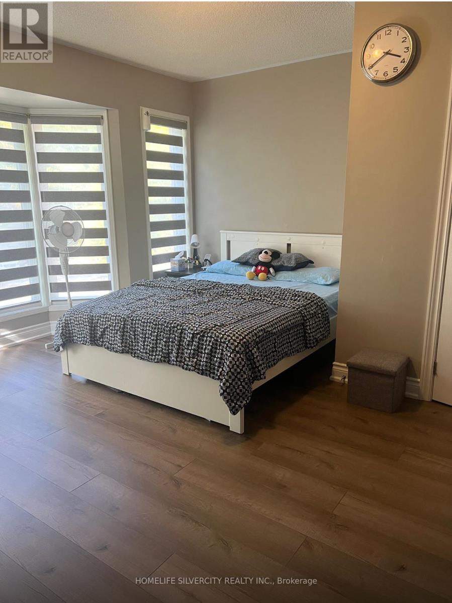 63 Cedar Wood Crescent, Brampton, ON - Indoor Photo Showing Bedroom