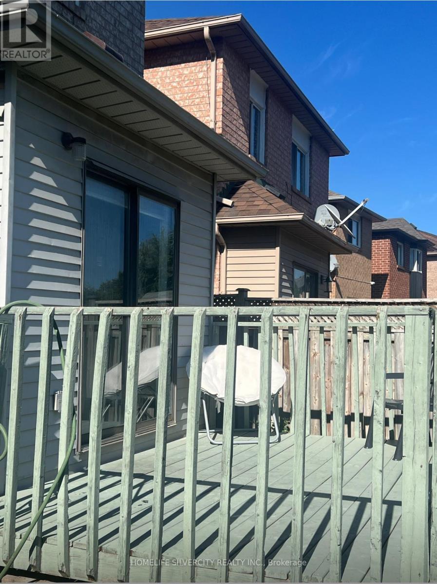 63 Cedar Wood Crescent, Brampton, ON - Outdoor