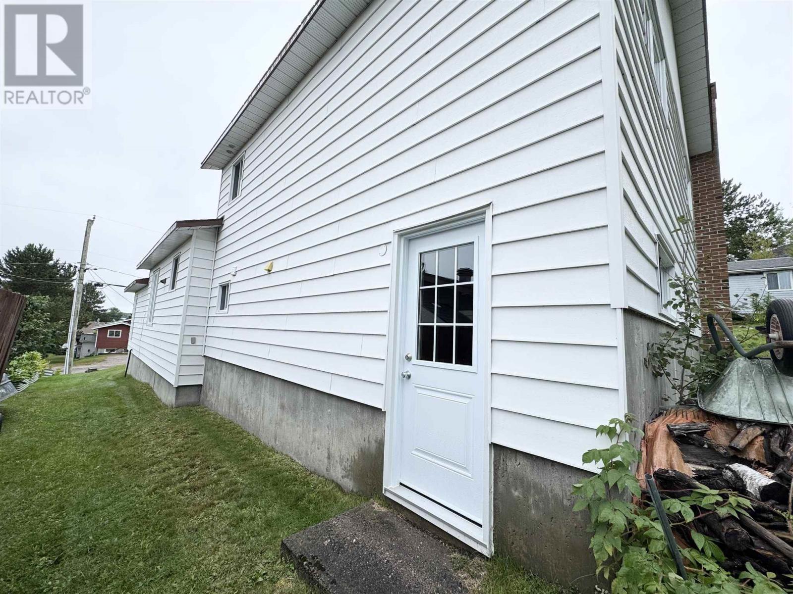 26 Minto St, Chapleau, ON - Outdoor With Exterior