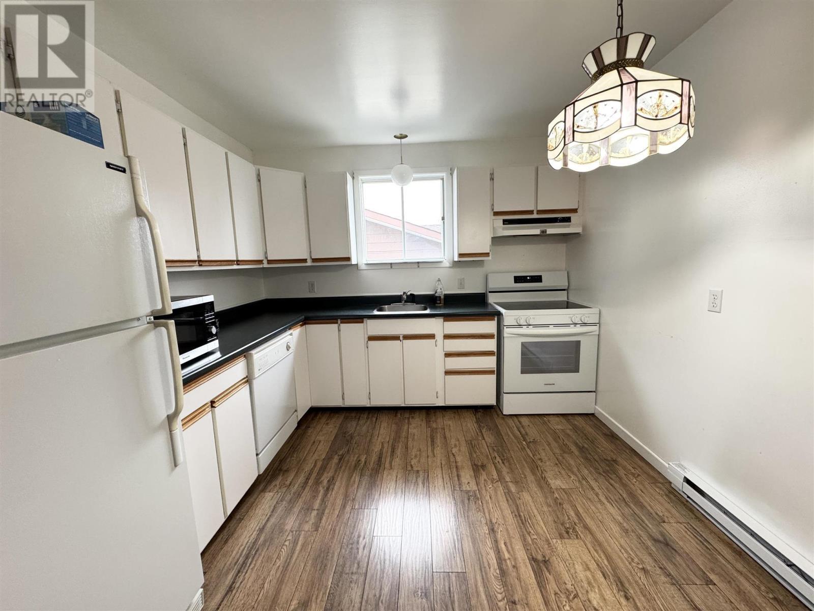 26 Minto St, Chapleau, ON - Indoor Photo Showing Kitchen