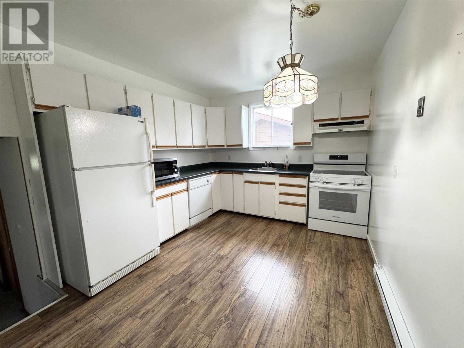 26 Minto St, Chapleau, ON - Indoor Photo Showing Kitchen