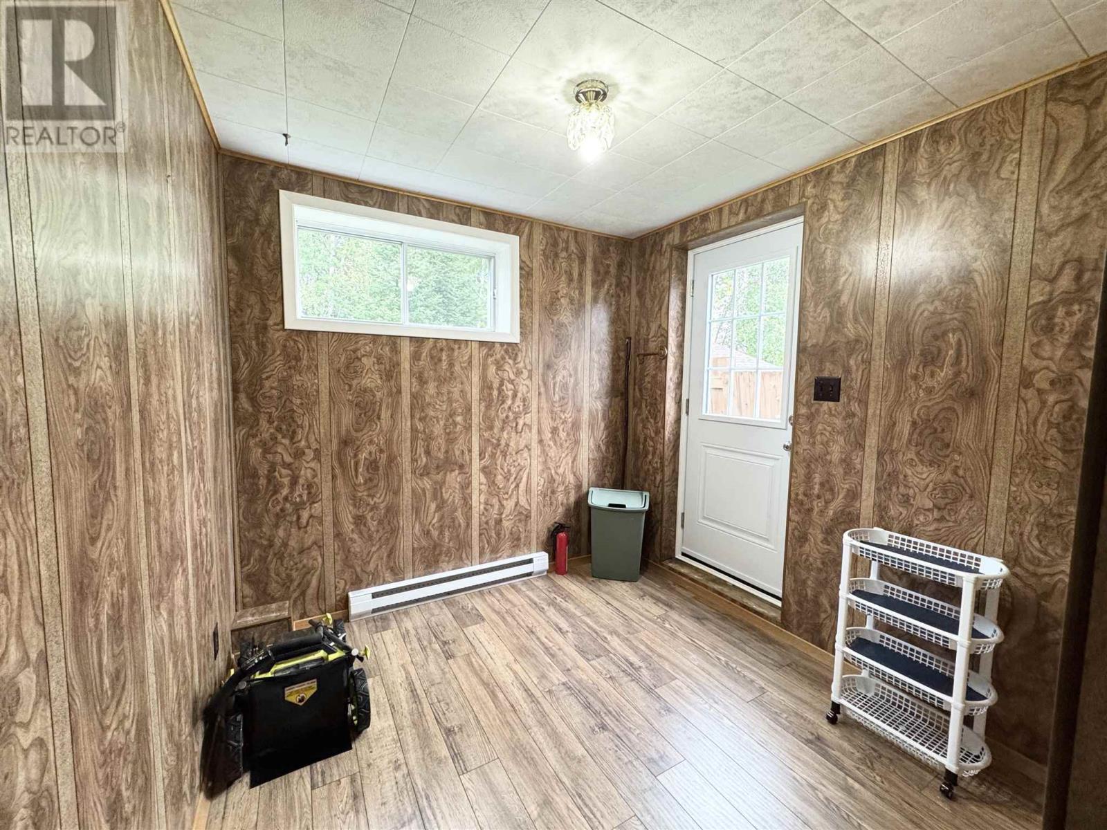 26 Minto St, Chapleau, ON - Indoor Photo Showing Other Room