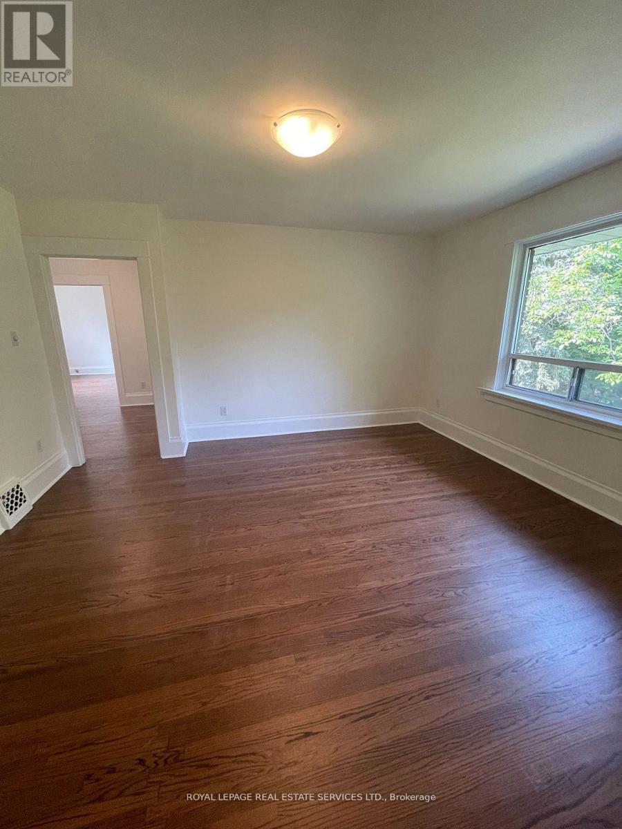 Upper - 239 Ellis Avenue, Toronto, ON