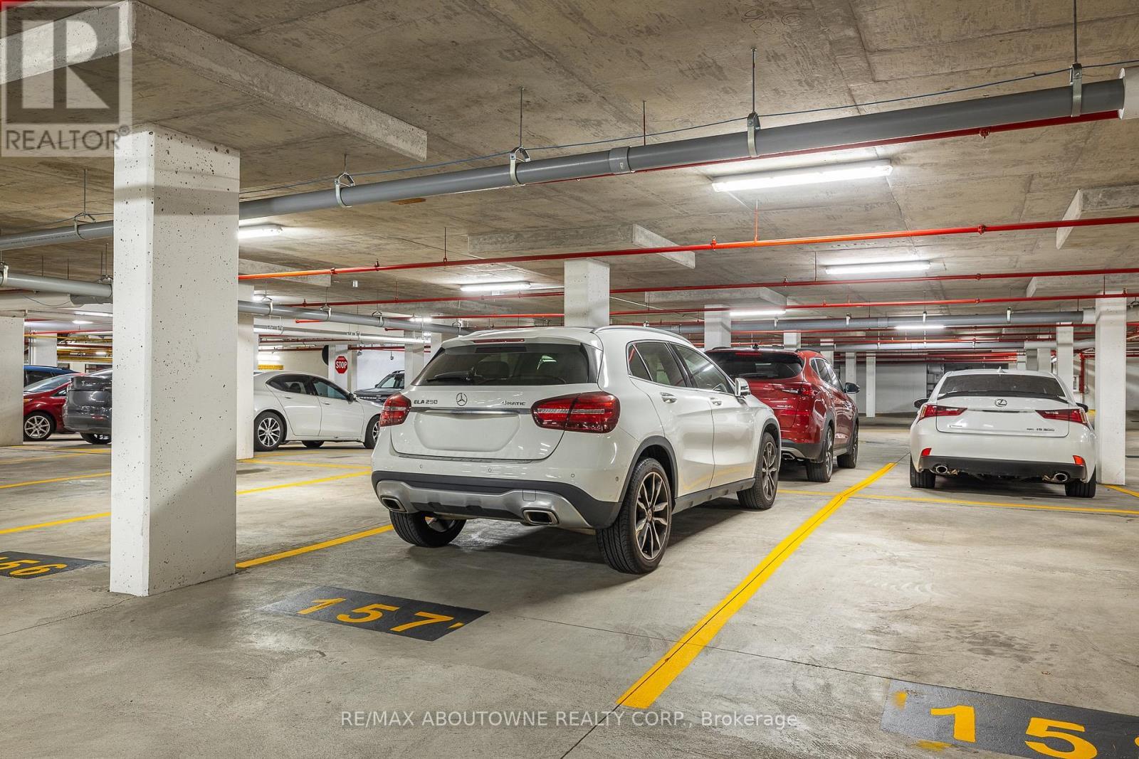 614 - 40 Esplanade Lane, Grimsby, ON - Indoor Photo Showing Garage