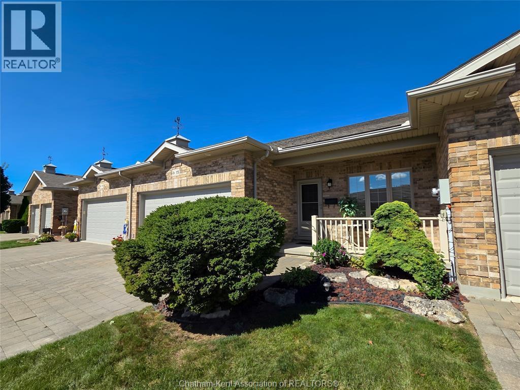 15 Home Place, Chatham, ON - Outdoor With Deck Patio Veranda