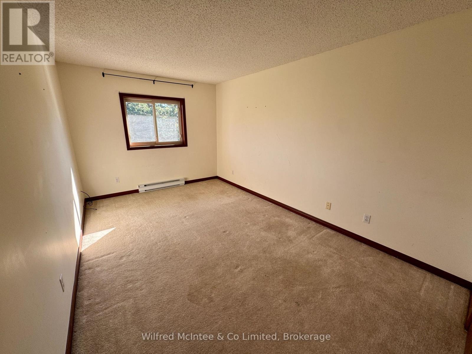 305 - 225 Hinks Street, Brockton, ON - Indoor Photo Showing Other Room
