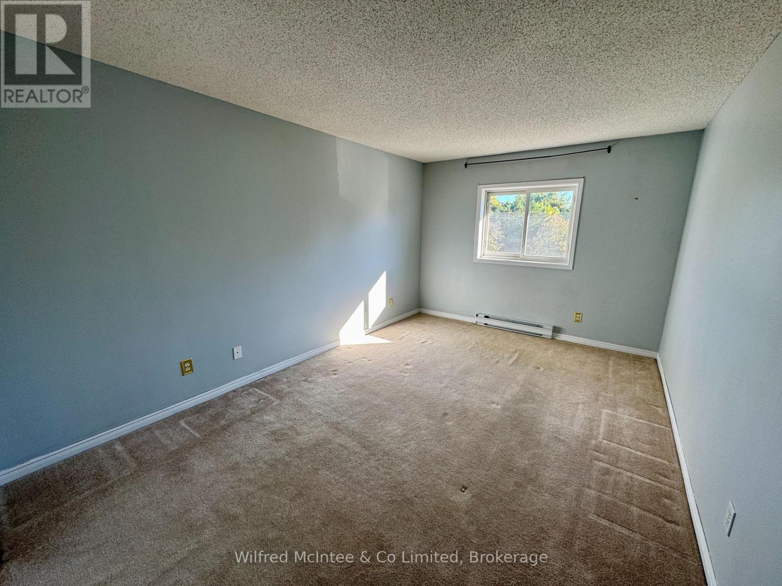 305 - 225 Hinks Street, Brockton, ON - Indoor Photo Showing Other Room