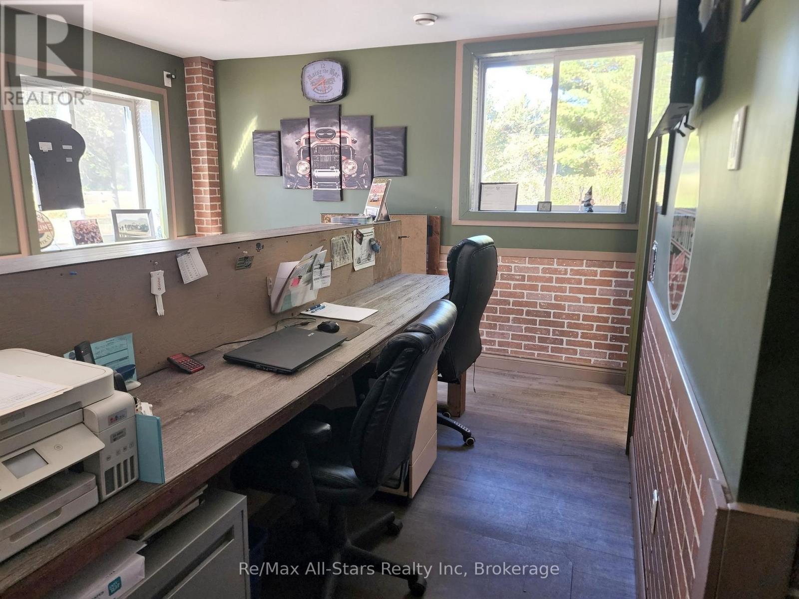 Front Office - 25798 Highway 35 Highway, Lake Of Bays (Franklin), ON