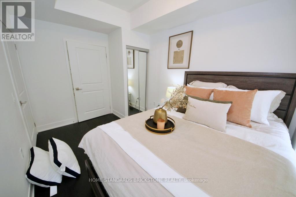 3604 - 2908 Highway 7 Road, Vaughan, ON - Indoor Photo Showing Bedroom