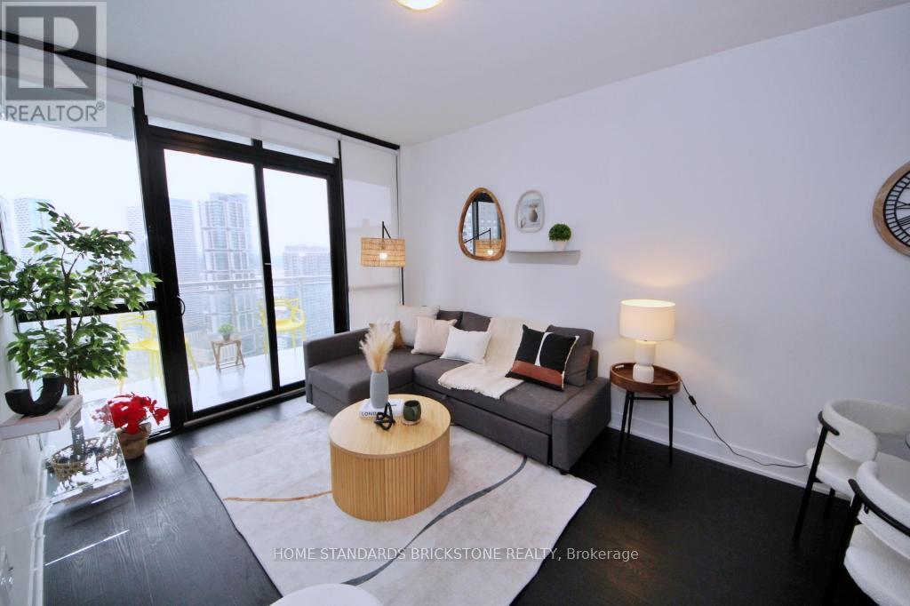 3604 - 2908 Highway 7 Road, Vaughan, ON - Indoor Photo Showing Living Room