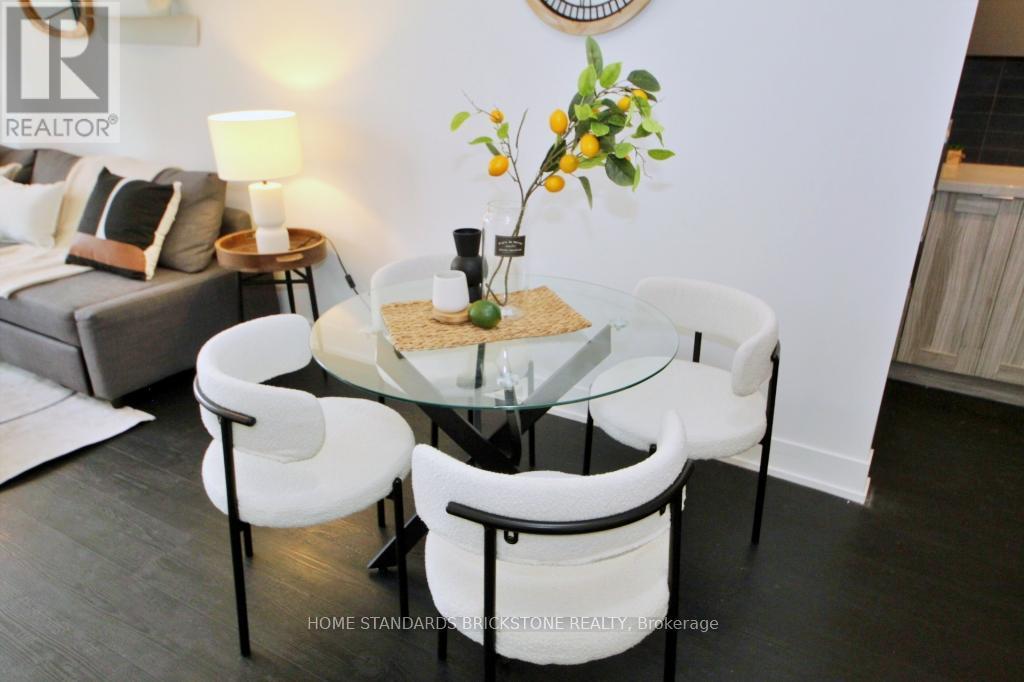 3604 - 2908 Highway 7 Road, Vaughan, ON - Indoor Photo Showing Dining Room