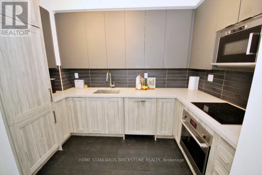 3604 - 2908 Highway 7 Road, Vaughan, ON - Indoor Photo Showing Kitchen With Upgraded Kitchen